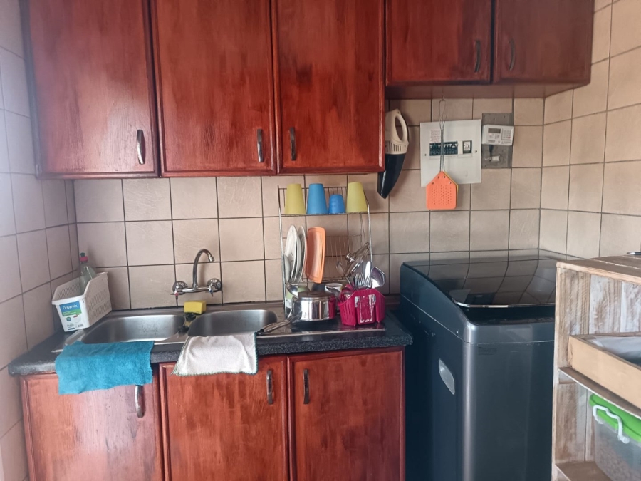 2 Bedroom Property for Sale in Rhodesdene Northern Cape